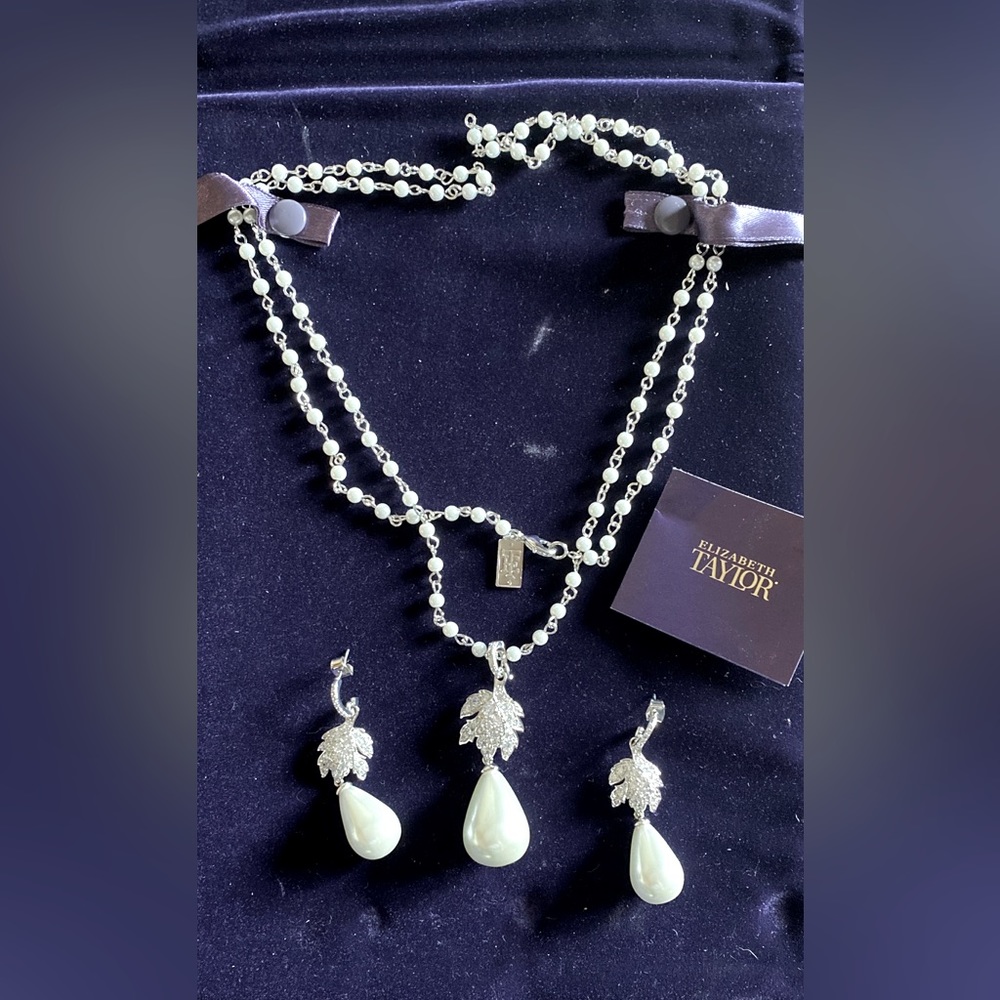 Elizabeth Taylor La Peregrina Simulated Pearl necklace and earrings set